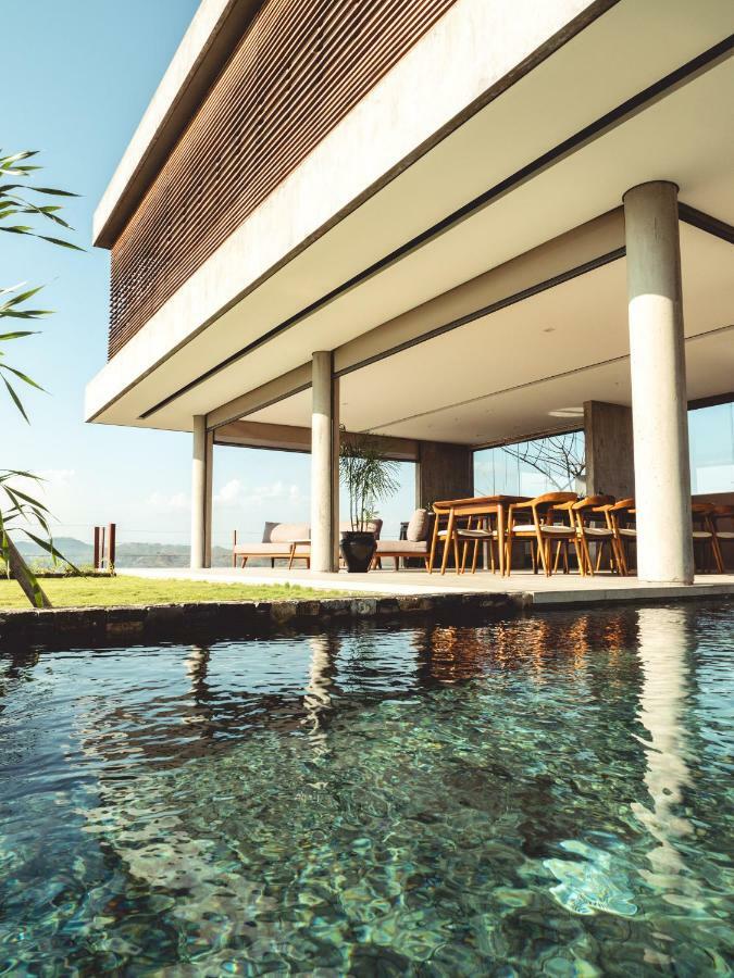 Villa Strata Kuta  Exteriör bild